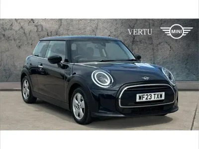Usado Mini Cooper Comfort 136 CV (100 kW) 2023 Negro Utilitario