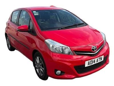 Used Toyota Yaris Multidrive S 99 HP (72 kW) 2014 Red Hatchback