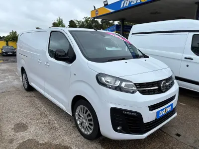 Used Vauxhall Vivaro 100 HP (73 kW) 2023 White MPV