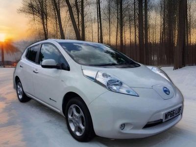 Used Nissan Leaf Tekna 80 kW (109 HP) 2016 White Hatchback