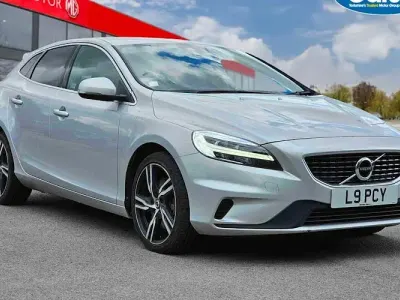 Used Volvo V40 R-Design Pro 152 HP (111 kW) 2018 Silver Hatchback