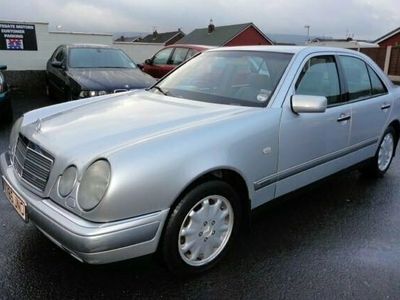 Usado Mercedes E300 Elegance 1999 Sedan