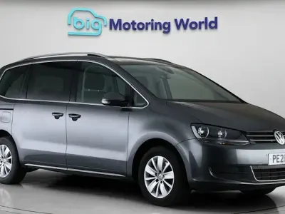 Usado VW Sharan SE 150 HP (110 kW) 2021 Cinzento Monovolume