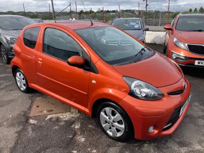 Gebraucht Toyota Aygo 68 PS (50 kW) 2013 Orange Kleinwagen