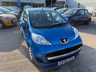 Used Peugeot 107 68 HP (50 kW) 2009 Blue Hatchback