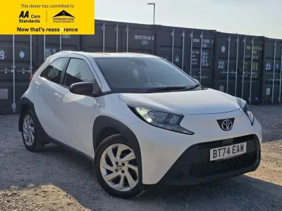 Used Toyota Aygo X PURE 72 HP (52 kW) 2024 White SUV
