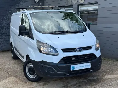Usado Ford Transit Custom 100 HP (73 kW) 2015 Branco Van