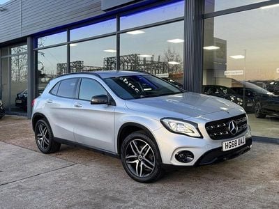 Usado Mercedes GLA180 Urban 122 HP (89 kW) 2019 Prateado SUV