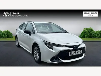 Used Toyota Corolla 120 HP (88 kW) 2025 White Estate