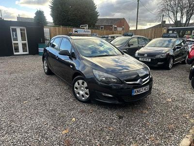 Black Used 2012 Vauxhall Astra Hatchback | £1,999 (Fair price)
