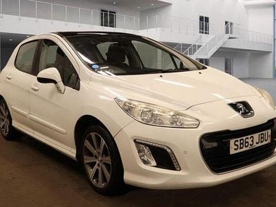 Used Peugeot 308 Active 120 HP (88 kW) 2013 White Hatchback