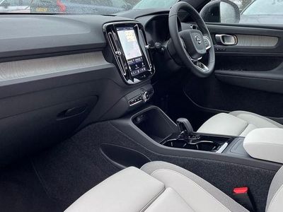 Used Volvo EX40 Ultra 82 kW (112 HP) 2025 SUV
