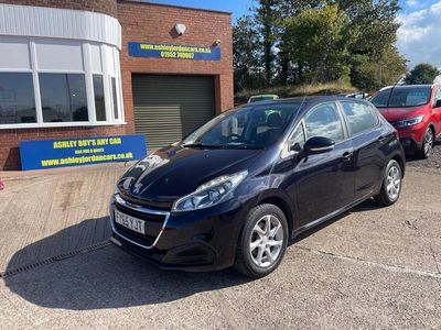 Used Peugeot 208 Active 68 HP (50 kW) 2015 Blue Hatchback