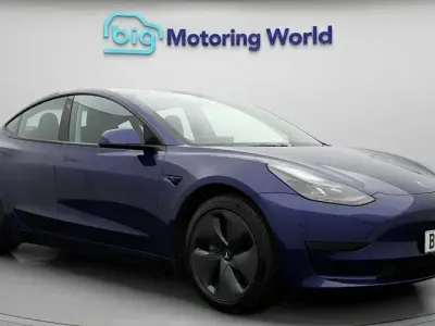 Usado Tesla Model 3 Standard Range 180 kW (245 CV) 2021 Azul Berlina