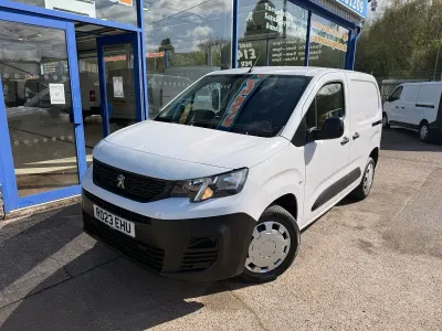 Used Peugeot Partner Premium 100 HP (73 kW) 2023 White MPV