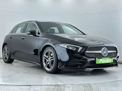 Begagnad Mercedes A200 AMG Line Premium 2018 Svart Halvkombi