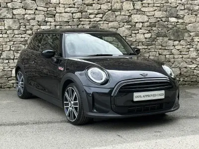 Used Mini Cooper Exclusive 134 HP (98 kW) 2023 Black Hatchback