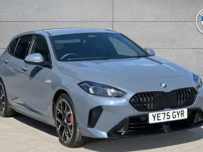 Begagnad BMW 120 M Sport 168 HK (123 kW) 2025 Grå Halvkombi
