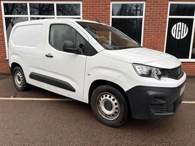 White Used 2022 Peugeot E-Partner Premium MPV | £10,800