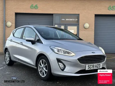 Begagnad Ford Fiesta Zetec 85 HK (62 kW) 2019 Silver Halvkombi