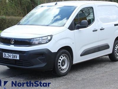 Used Vauxhall Combo S 102 HP (75 kW) 2024 White MPV