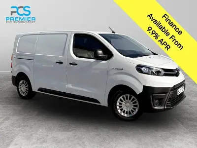 Used Toyota Proace 100 kW (136 HP) 2022 White MPV