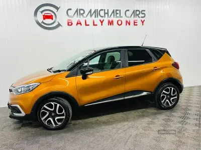 Used Renault Captur Iconic 90 HP (66 kW) 2018 Orange/black SUV