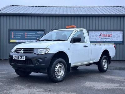 Used Mitsubishi L200 134 HP (98 kW) 2013 White Pickup
