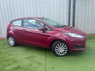 Gebraucht Ford Fiesta Style 82 PS (60 kW) 2014 Rot Kleinwagen