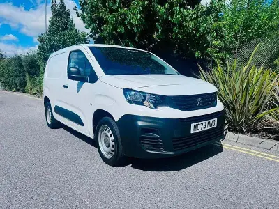 Used Peugeot Partner Premium 131 HP (96 kW) 2023 White MPV