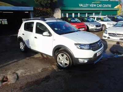 White Used 2014 Dacia Sandero Lauréate Hatchback | £3,495 (Fair price)
