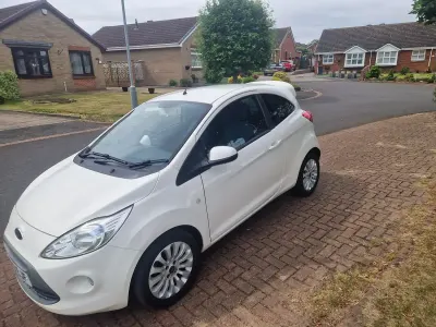 Used Ford Ka Zetec 69 HP (50 kW) 2013 White Hatchback