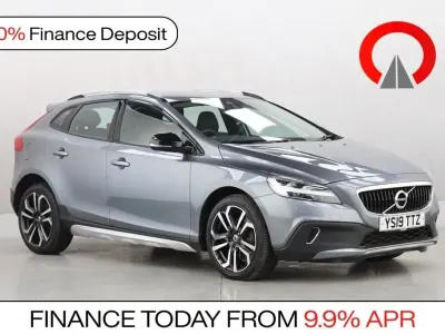 Usado Volvo V40 Pro 152 CV (111 kW) 2019 Gris Utilitario