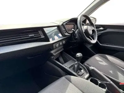 Used Audi A1 Design 94 HP (69 kW) 2022 White SUV