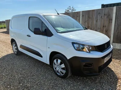 Used Peugeot Partner S 131 HP (96 kW) 2020 White MPV