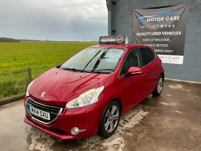 Second-hand Peugeot 208 Allure 2014 Roșu Hatchback