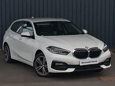 Used BMW 118 Sport Line 136 HP (100 kW) 2023 White Hatchback