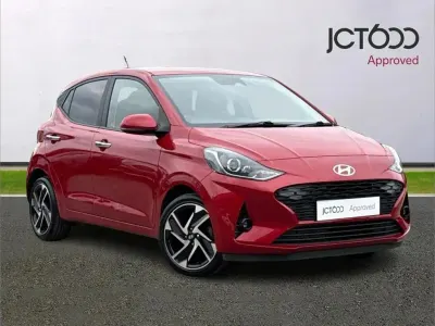 Używany Hyundai i10 Premium 65 KM (47 kW) 2023 Czerwony Hatchback