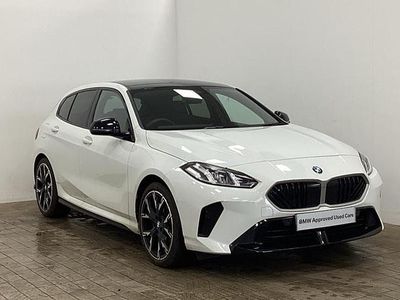 Begagnad BMW 120 M Sport 168 HK (123 kW) 2025 Vit Halvkombi