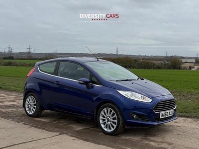 Usado Ford Fiesta Zetec 95 HP (69 kW) 2016 Azul Citadino