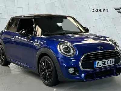 Usado Mini Cooper Sport 136 HP (100 kW) 2019 Azul Citadino