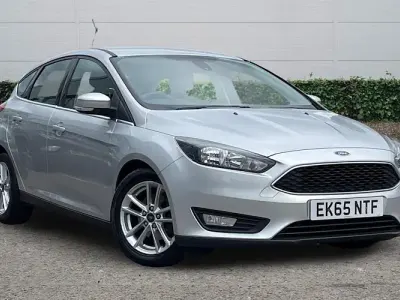 Używany Ford Focus Zetec 125 KM (91 kW) 2015 Srebrny Hatchback