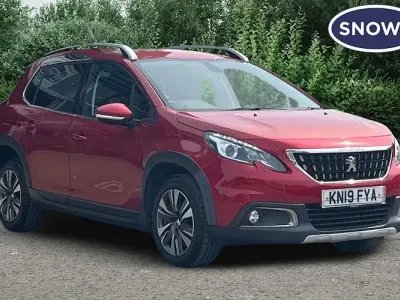 Gebraucht Peugeot 2008 Allure 83 PS (61 kW) 2019 Rot SUV