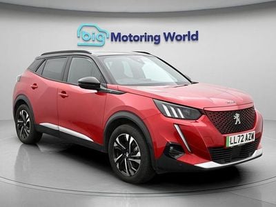Używany Peugeot e-2008 GT 98 kW (134 KM) 2022 Czerwony SUV