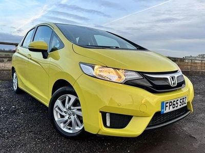 Used Honda Jazz SE 102 HP (75 kW) 2015 Yellow Hatchback