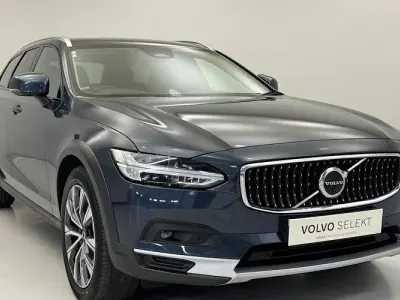 Used Volvo V90 CC Plus 235 HP (172 kW) 2022 Blue Estate