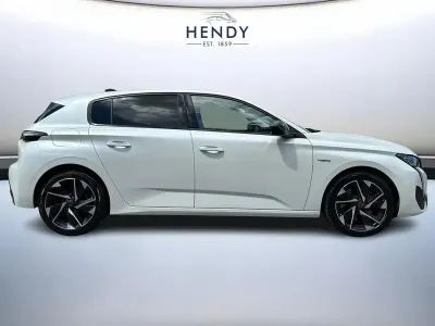 Used Peugeot 308 Allure Premium 178 HP (130 kW) 2022 White Hatchback