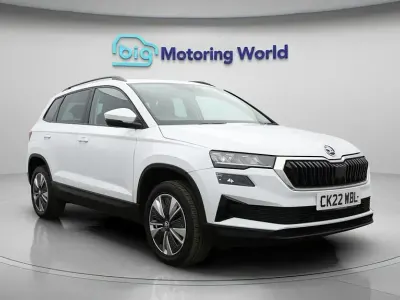 Używany Skoda Karoq SE Drive 110 KM (80 kW) 2022 Biały SUV
