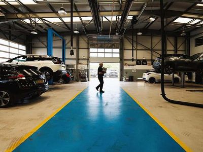 Grey New 2025 Peugeot 2008 Premium SUV | £25,890 (Fair price)