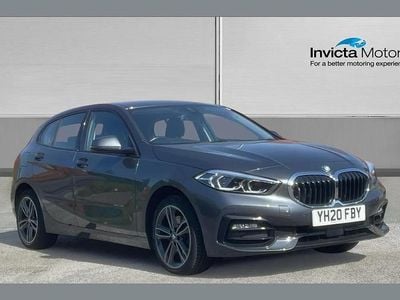 Usado BMW 118 Sport Line 140 HP (102 kW) 2020 Cinzento Citadino